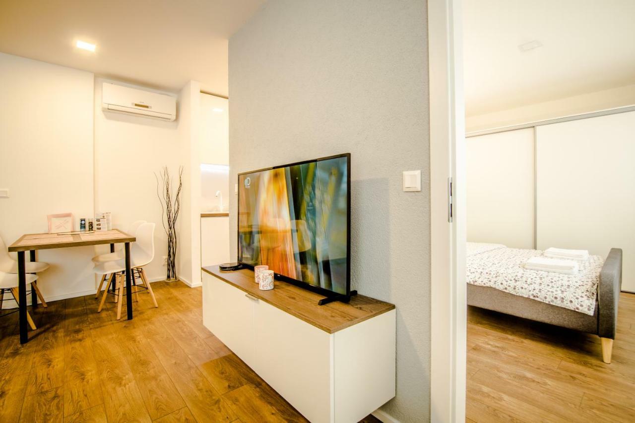 Central Apartments By Kovee บราติสลาวา ภายนอก รูปภาพ