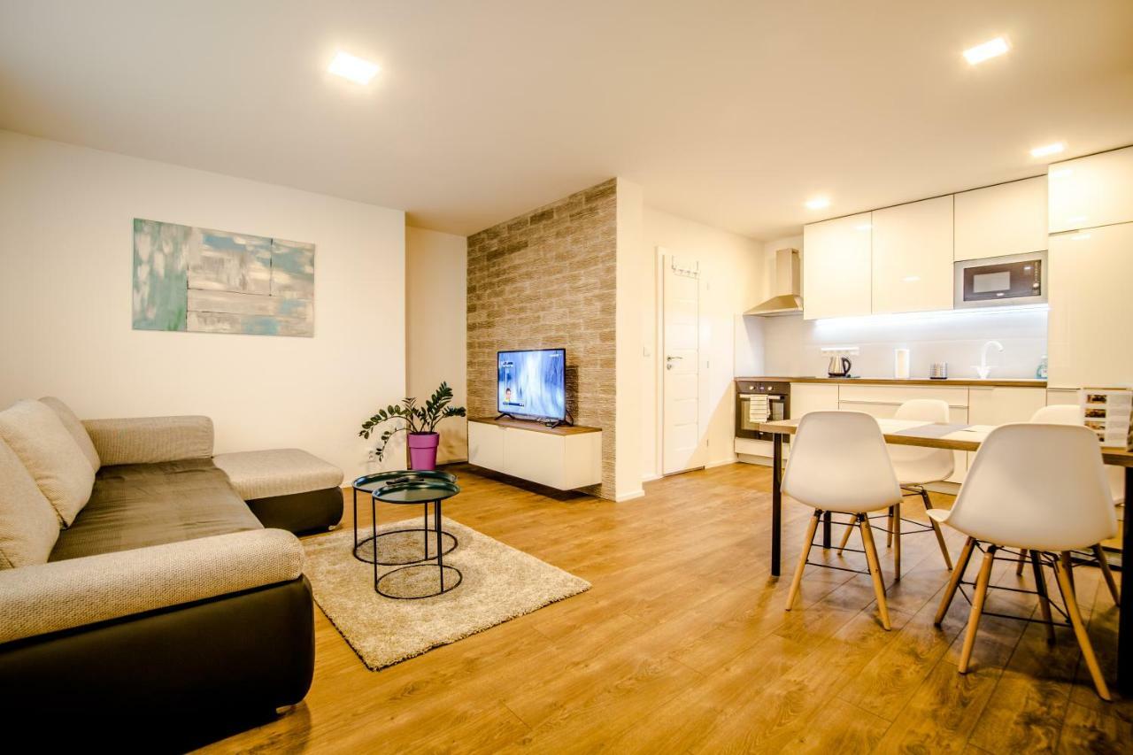 Central Apartments By Kovee บราติสลาวา ภายนอก รูปภาพ