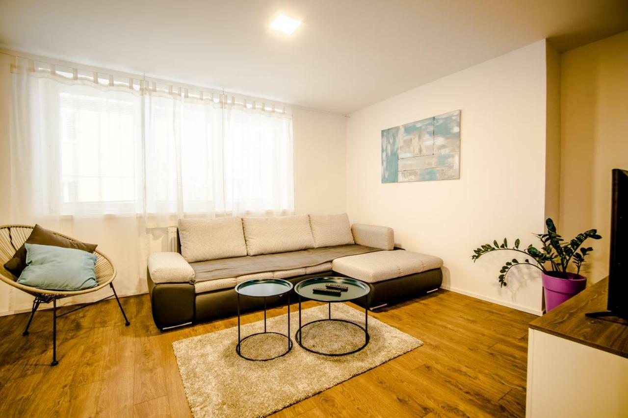 Central Apartments By Kovee บราติสลาวา ภายนอก รูปภาพ